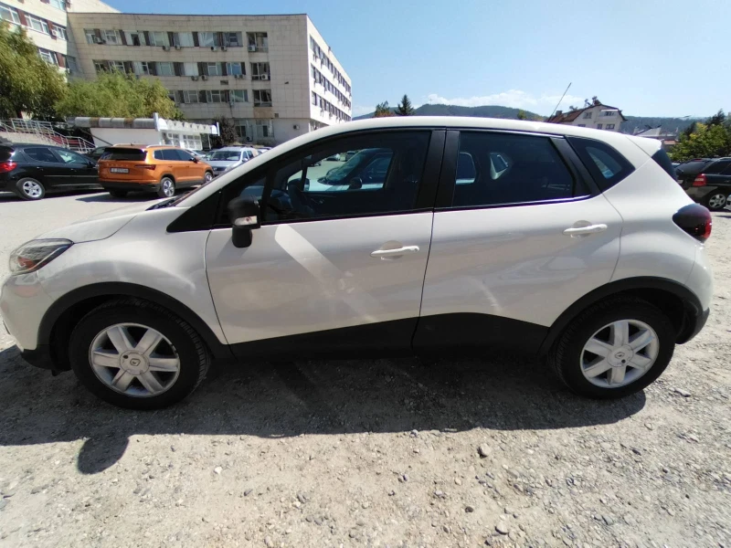 Renault Captur, снимка 3 - Автомобили и джипове - 47390549