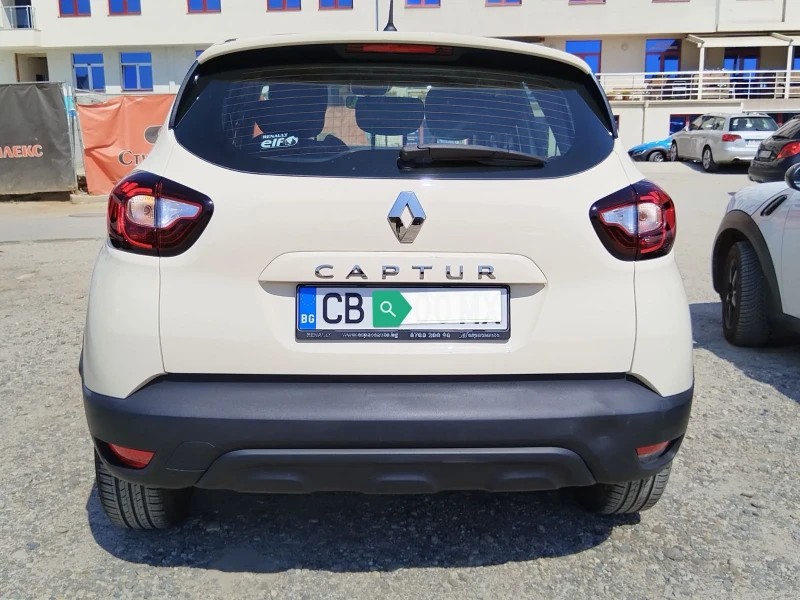 Renault Captur, снимка 2 - Автомобили и джипове - 47390549