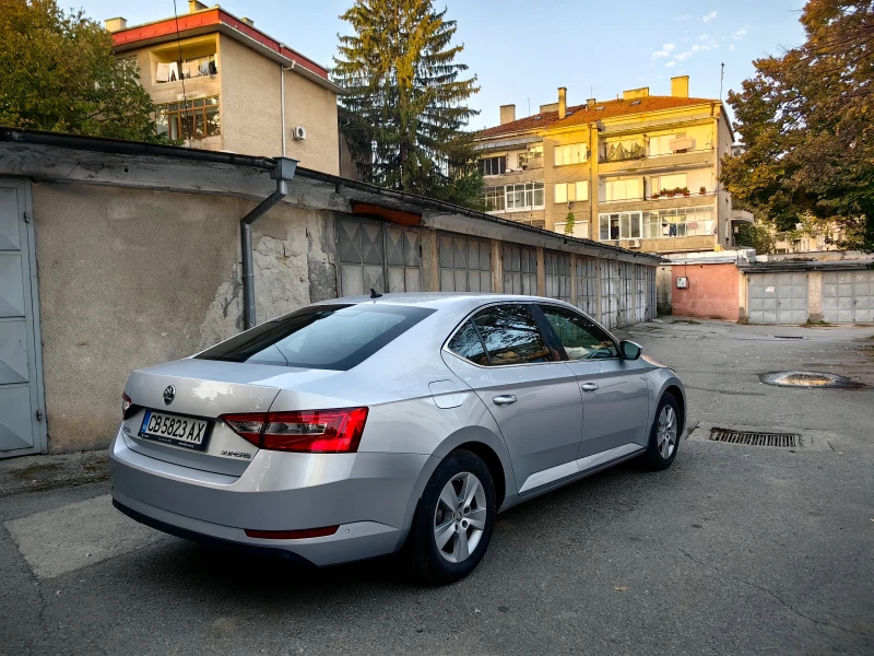 Skoda Superb, снимка 4 - Автомобили и джипове - 48525135