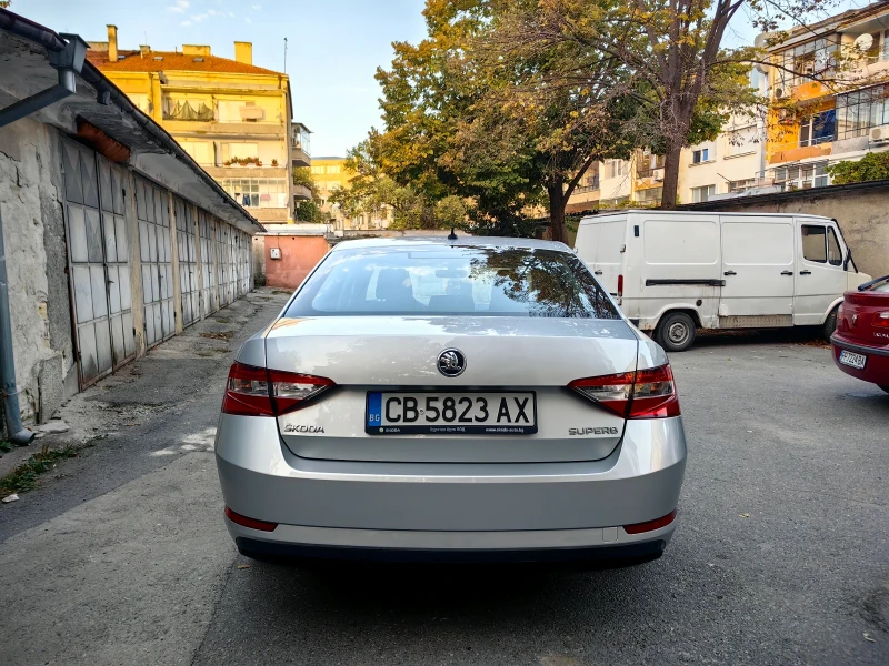 Skoda Superb, снимка 5 - Автомобили и джипове - 48525135