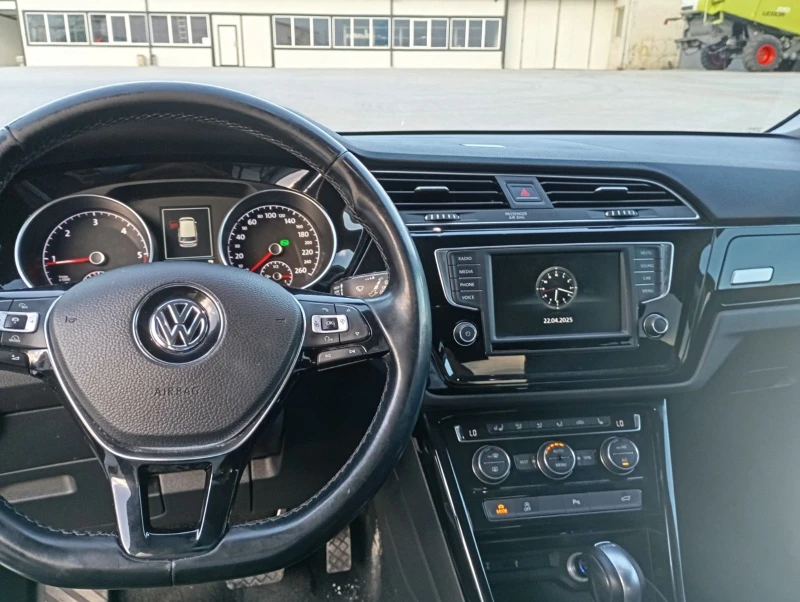VW Touran, снимка 5 - Автомобили и джипове - 50011755