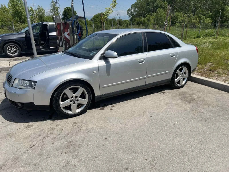 Audi A4 1.8T Quattro, снимка 4 - Автомобили и джипове - 51559367