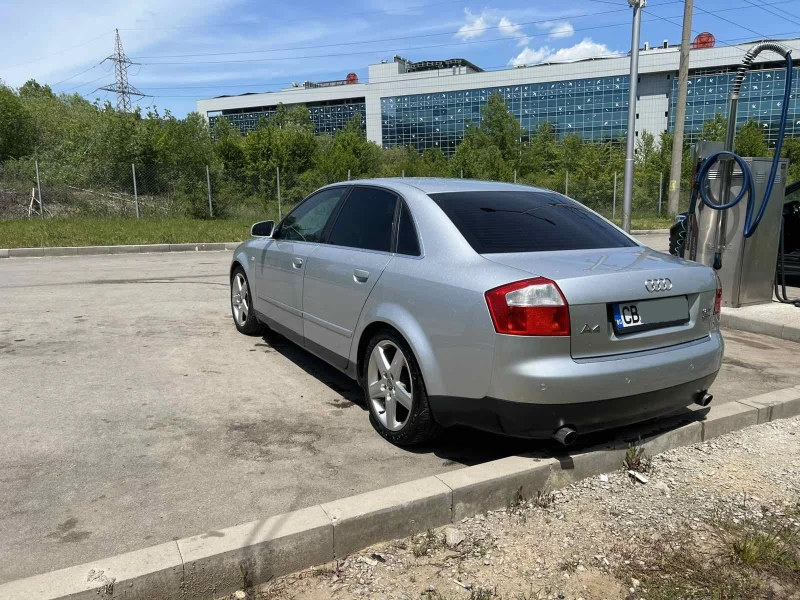 Audi A4 1.8T Quattro, снимка 11 - Автомобили и джипове - 51559367