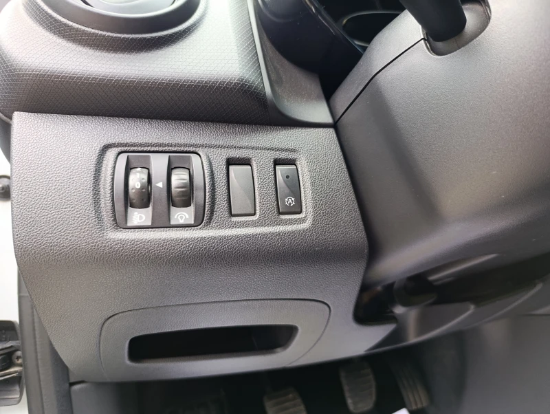 Renault Clio Grandtour 1.5 dCi, снимка 12 - Автомобили и джипове - 51354747