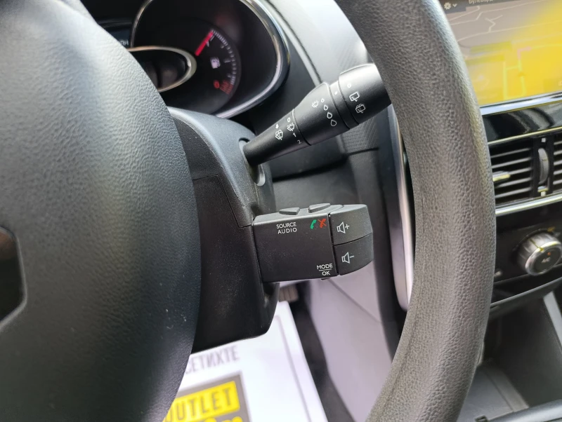 Renault Clio Grandtour 1.5 dCi, снимка 11 - Автомобили и джипове - 51354747
