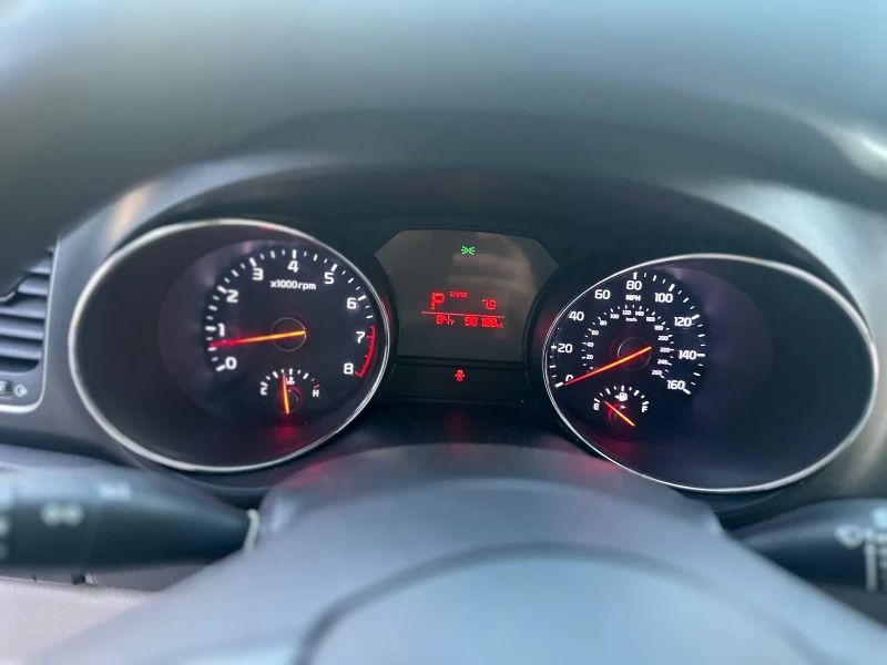 Kia Carnival Sedona Бензин, снимка 11 - Автомобили и джипове - 52517814