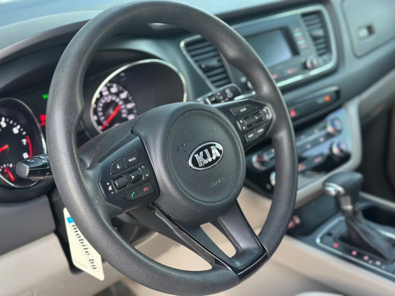 Kia Carnival Sedona Бензин, снимка 8 - Автомобили и джипове - 52517814