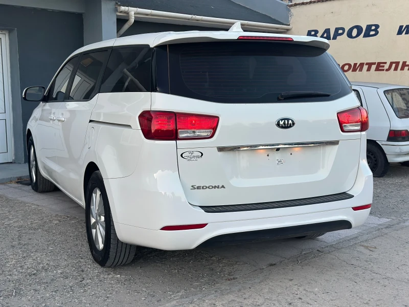 Kia Carnival Sedona Бензин, снимка 7 - Автомобили и джипове - 52517814