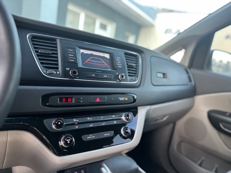 Kia Carnival Sedona Бензин, снимка 10 - Автомобили и джипове - 52517814