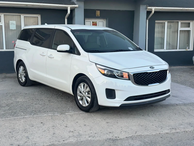 Kia Carnival Sedona Бензин, снимка 3 - Автомобили и джипове - 52517814