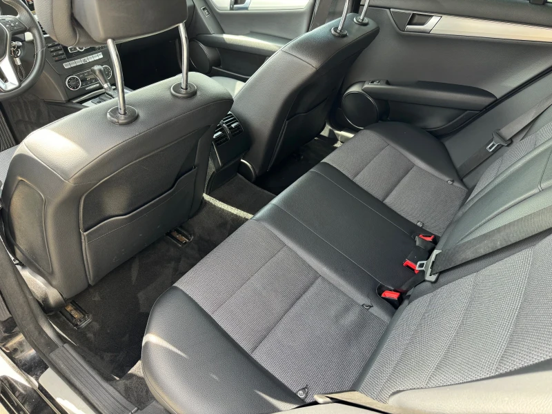 Mercedes-Benz C 220 AMG LINE* BI-XENON* АВТОМАТ* ОБСЛУЖЕН!, снимка 13 - Автомобили и джипове - 52474591