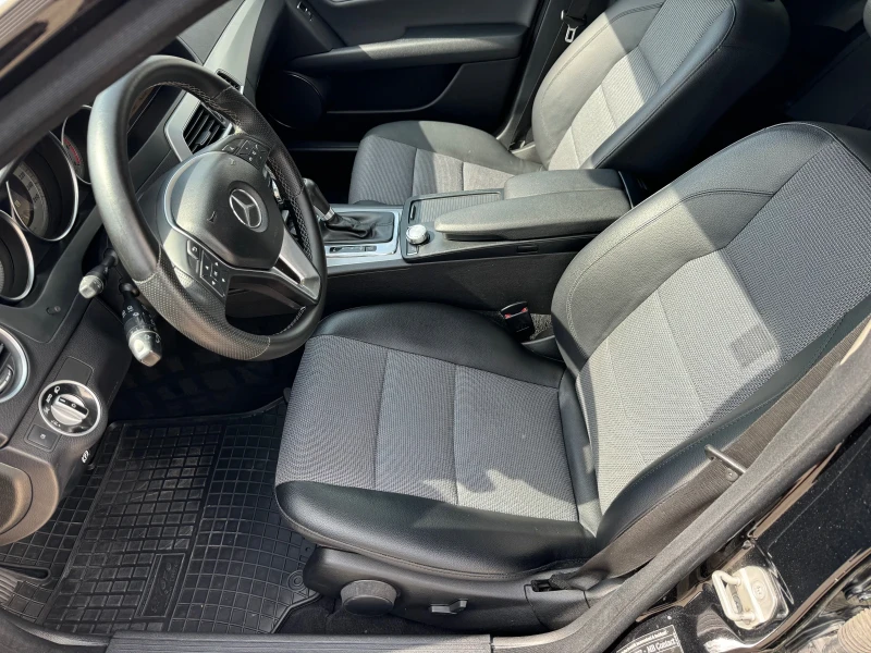 Mercedes-Benz C 220 AMG LINE* BI-XENON* АВТОМАТ* ОБСЛУЖЕН!, снимка 12 - Автомобили и джипове - 52474591