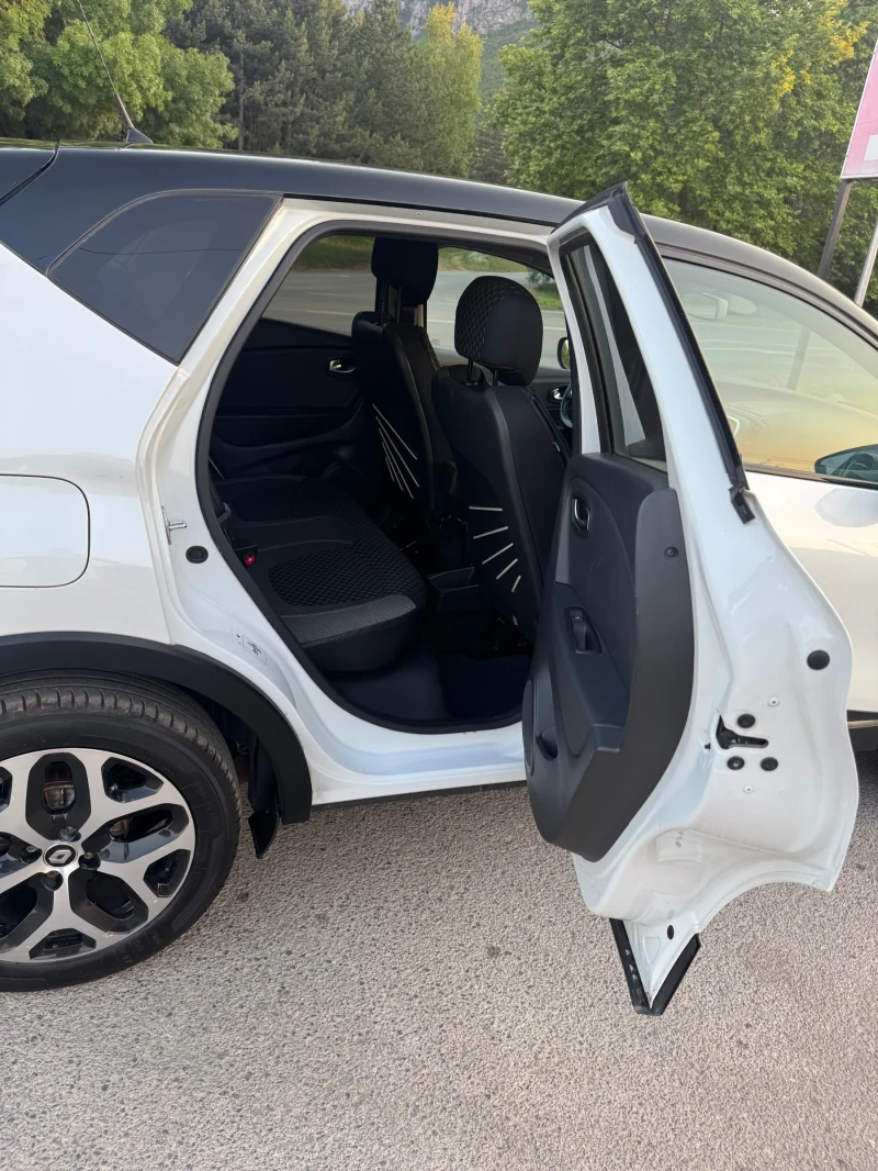 Renault Captur, снимка 8 - Автомобили и джипове - 51879468