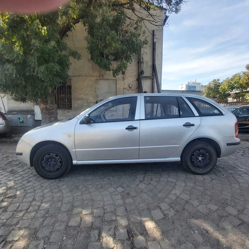Skoda Fabia, снимка 2 - Автомобили и джипове - 52001137