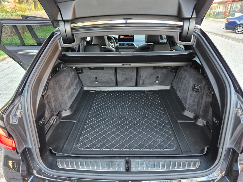 BMW 530 * M-PACK* FACE* PANO* DISTRONIC* MILD HIBRID* FULL, снимка 17 - Автомобили и джипове - 52439713