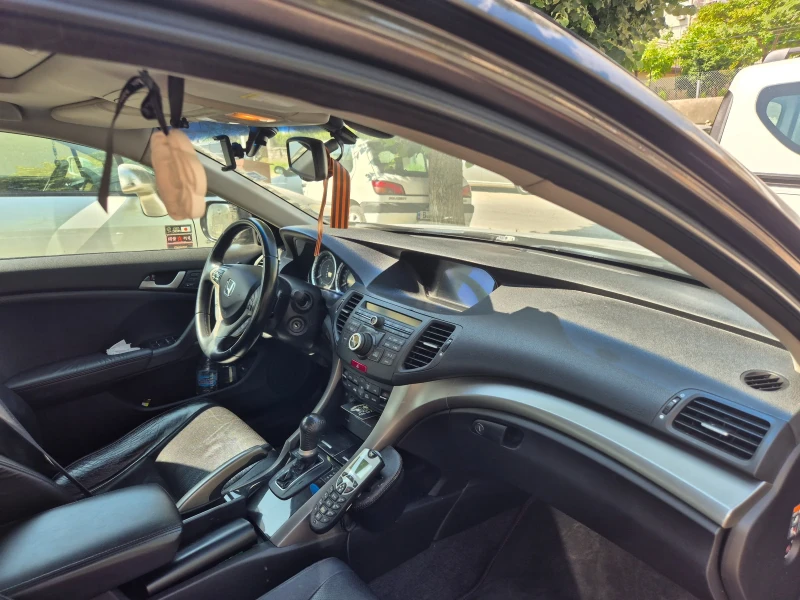 Honda Accord 2.4 Aut. Executive, снимка 8 - Автомобили и джипове - 52665628