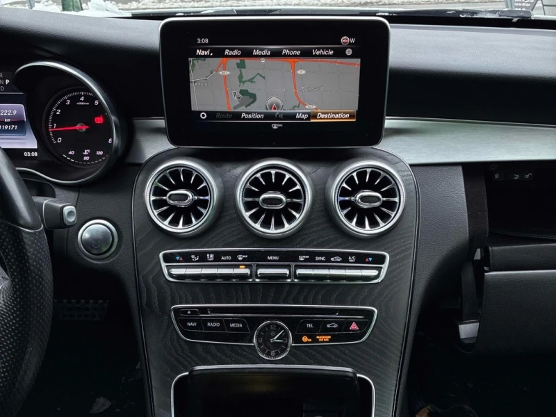 Mercedes-Benz C 300 * CARFAX * БЕЗ ПЪРВОНАЧАЛНА ВНОСКА, снимка 9 - Автомобили и джипове - 52888896