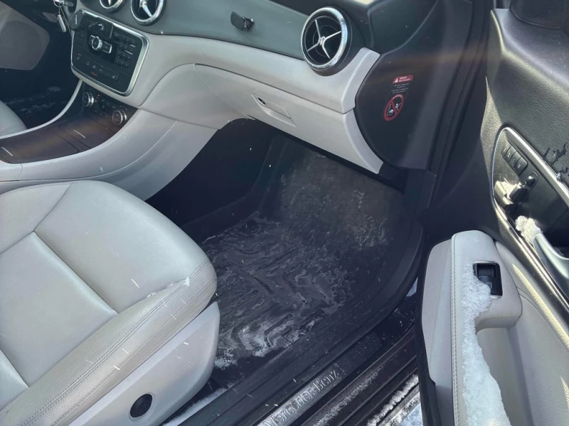 Mercedes-Benz CLA 250 * CARFAX * БЕЗ ПЪРВОНАЧАЛНА ВНОСКА, снимка 14 - Автомобили и джипове - 53253026
