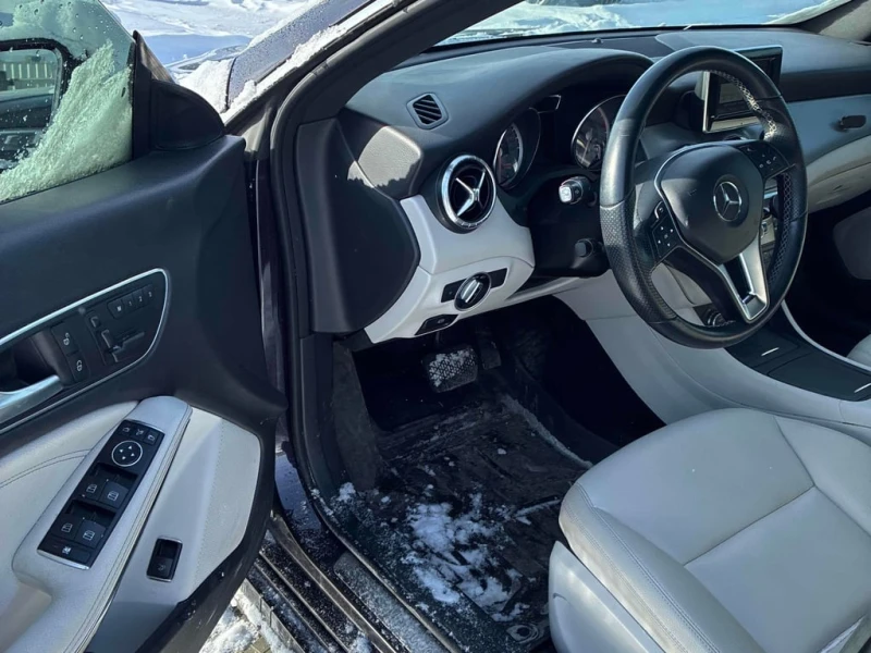Mercedes-Benz CLA 250 * CARFAX * БЕЗ ПЪРВОНАЧАЛНА ВНОСКА, снимка 5 - Автомобили и джипове - 53253026