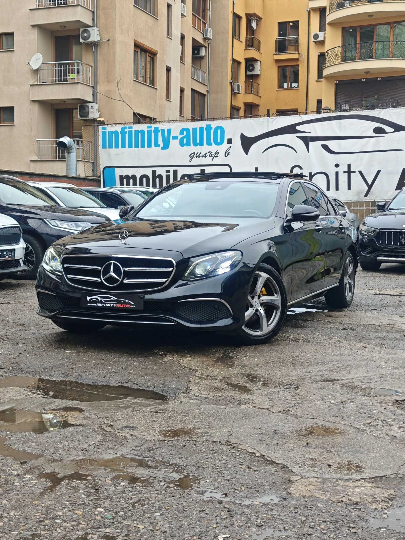 Mercedes-Benz E 220 AMG, ПАНОРАМА, ПАМЕТ, ПОДГРЕВ, АМБИЕНТ, 360-КАМЕРА, снимка 1