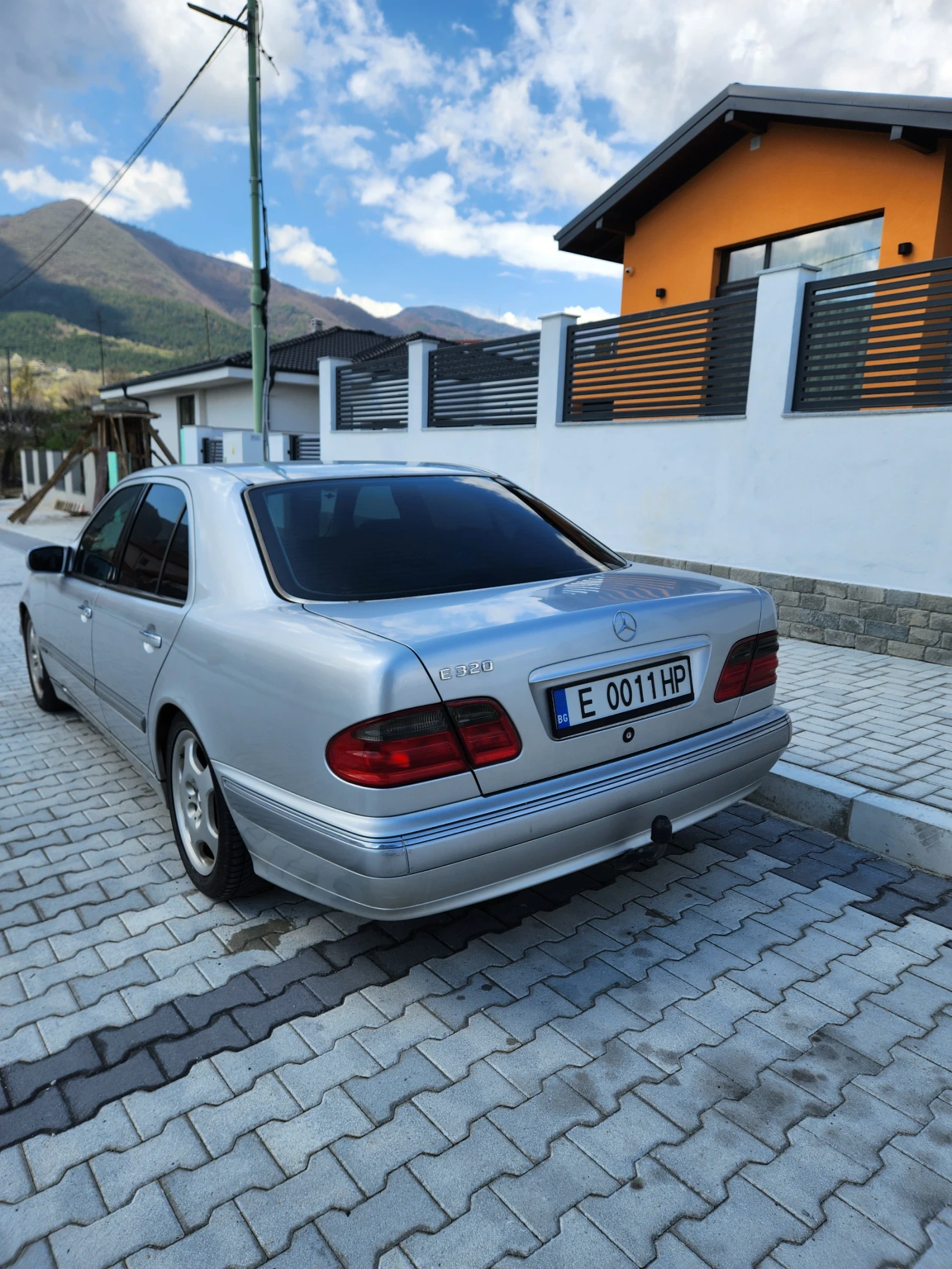 Mercedes-Benz E 320  - изображение 6