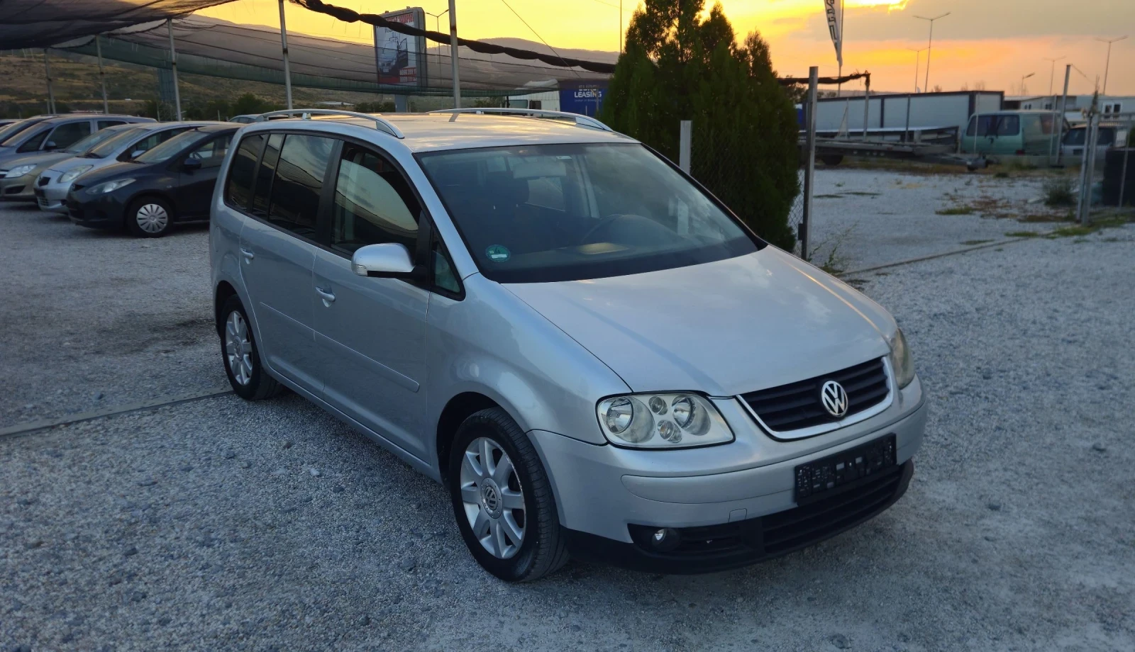 VW Touran 1.9TDI highline 2007г.7местен.6скорости - изображение 3