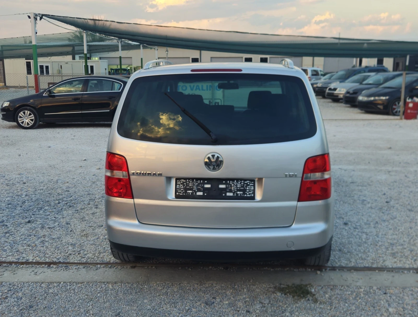 VW Touran 1.9TDI highline 2007г.7местен.6скорости - изображение 6