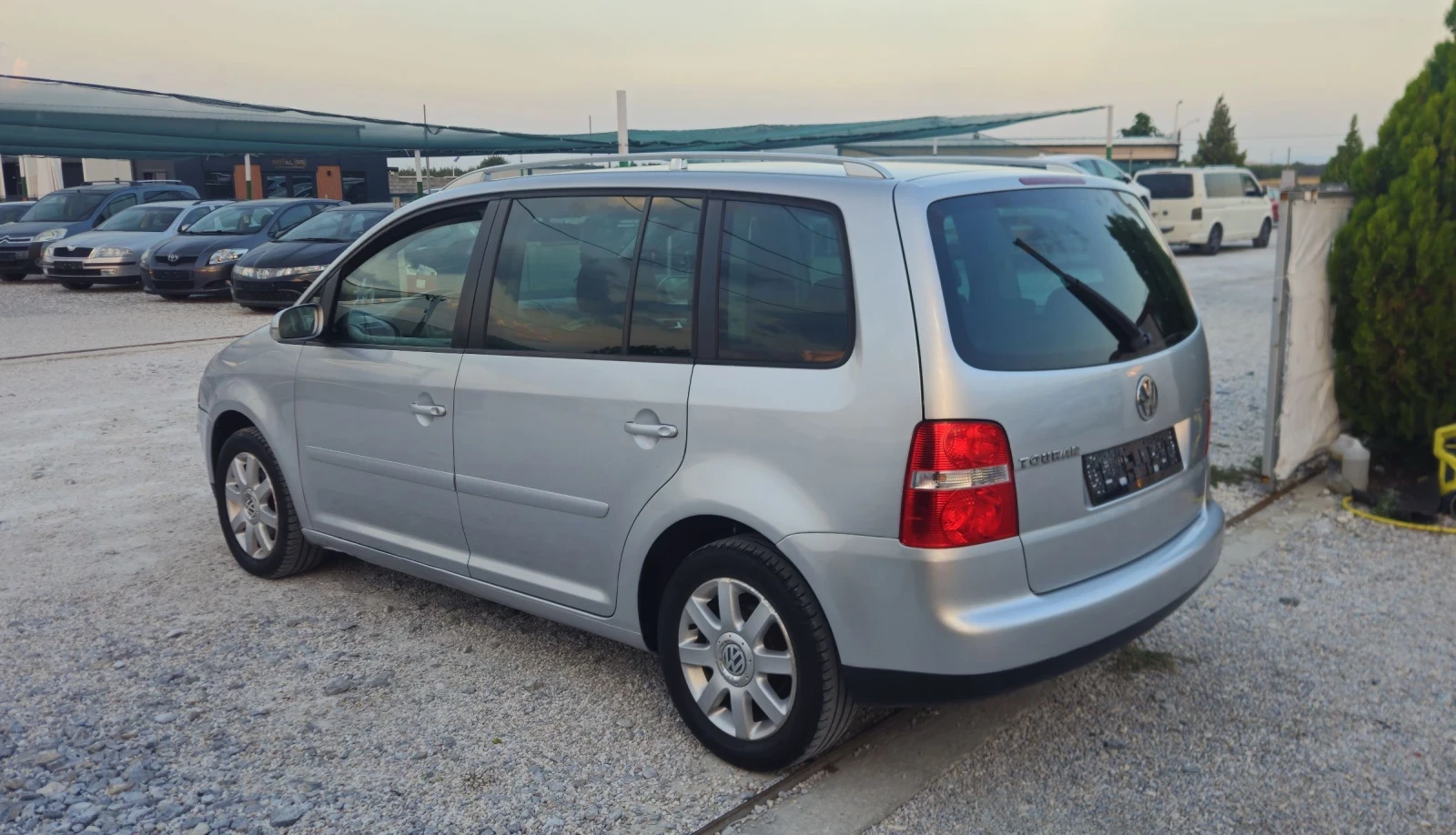VW Touran 1.9TDI highline 2007г.7местен.6скорости - изображение 7