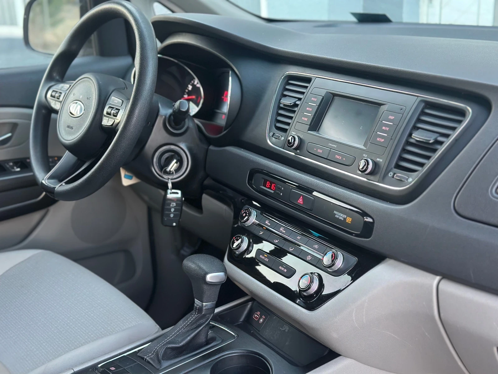 Kia Carnival Sedona Бензин - изображение 9