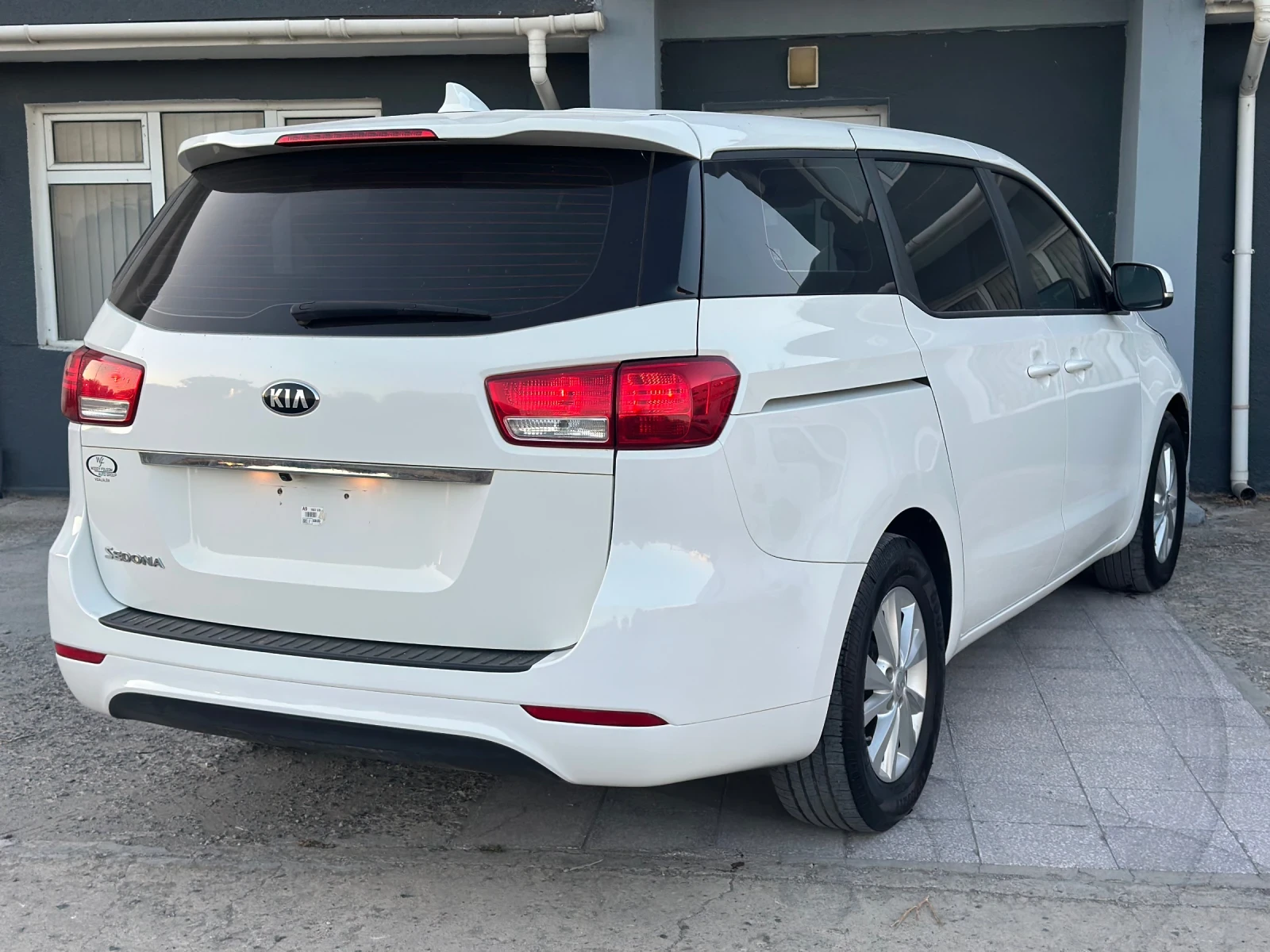 Kia Carnival Sedona Бензин - изображение 5
