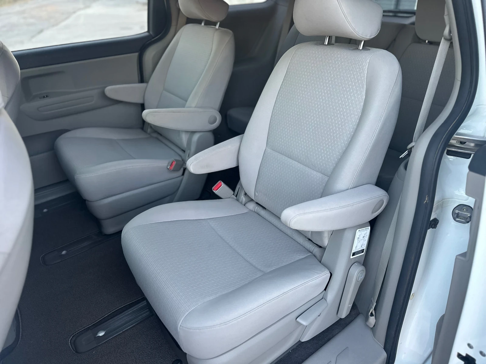 Kia Carnival Sedona  | Mobile.bg   13