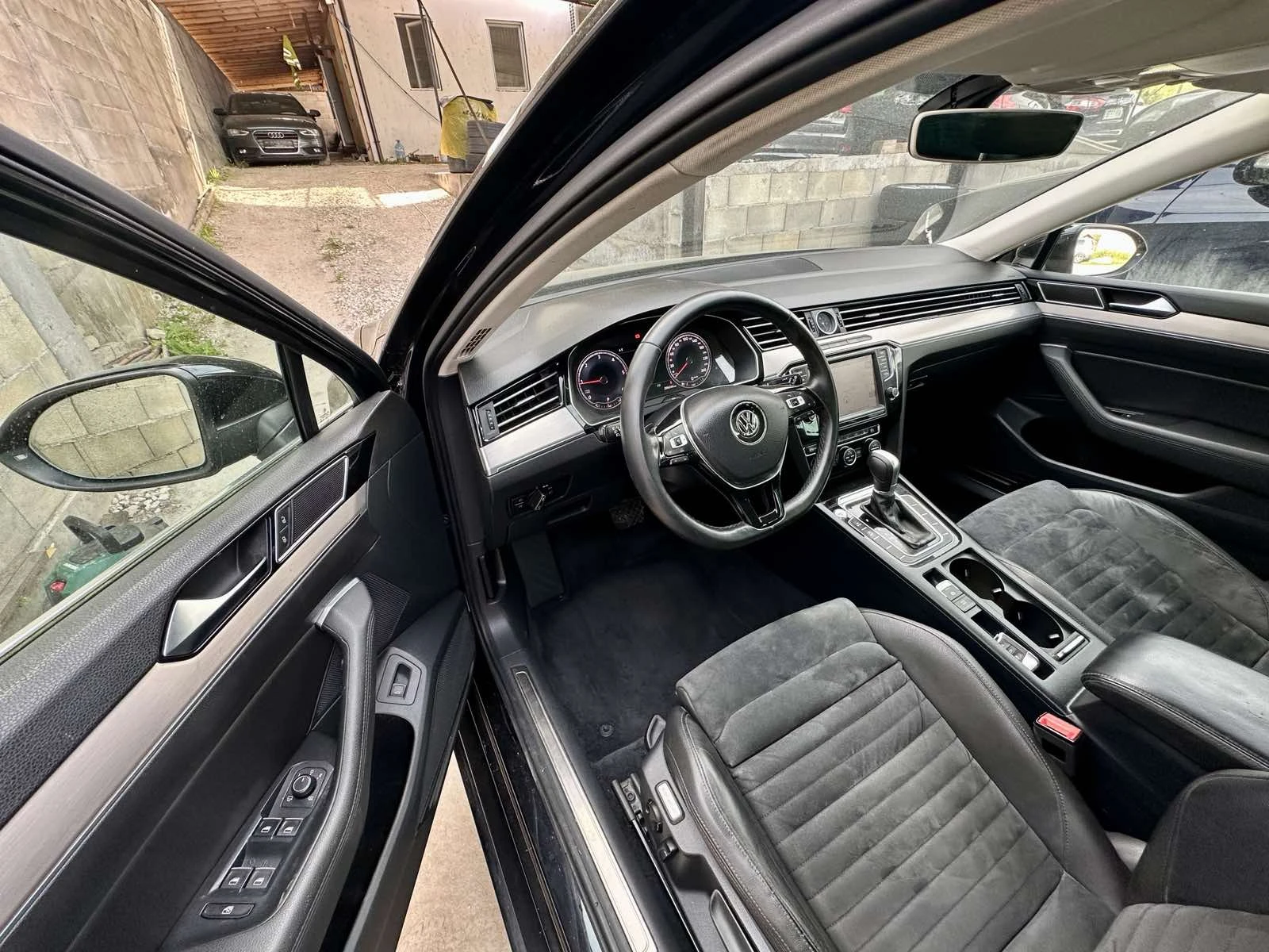 VW Passat 2.0 TDI Highline Обслужен, Дигитал, Автоматик, снимка 9 - Автомобили и джипове - 53191455