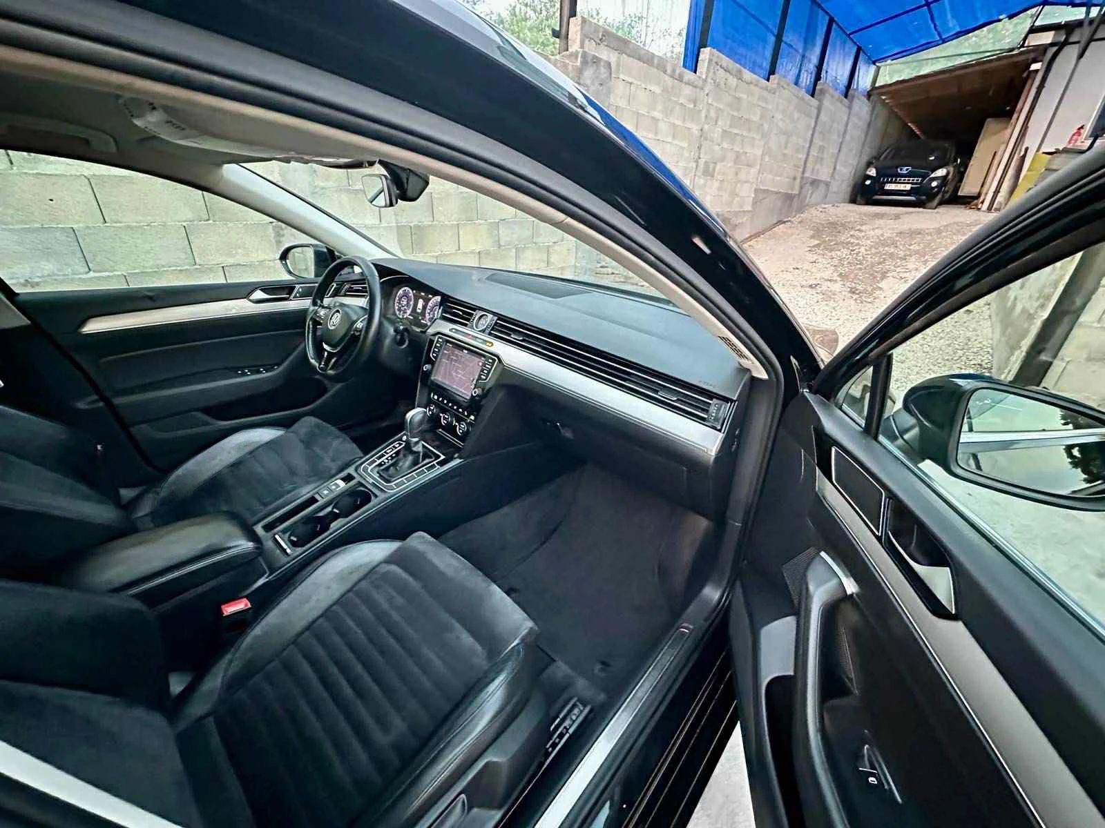 VW Passat 2.0 TDI Highline Обслужен, Дигитал, Автоматик - изображение 10