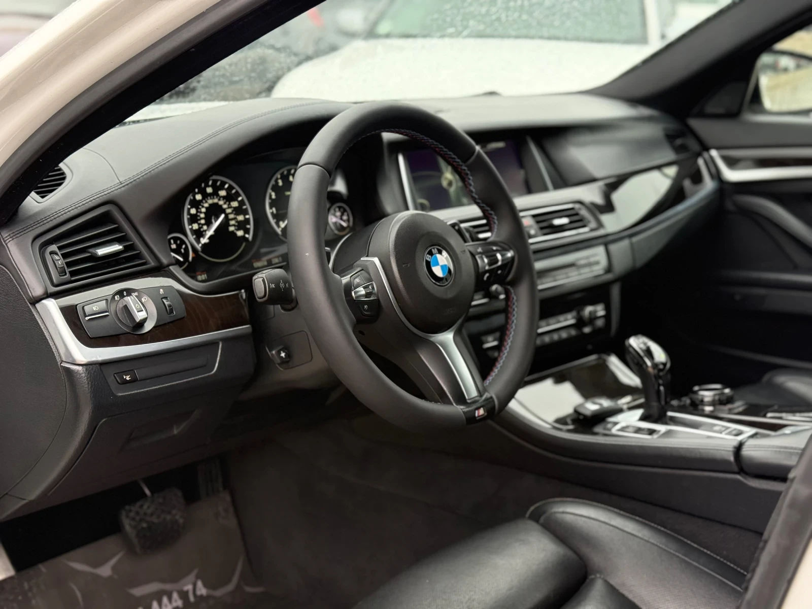 BMW 550 i* 2016г* FACE* M Pack* 177.000KM* ТОП Състояние*  - изображение 7