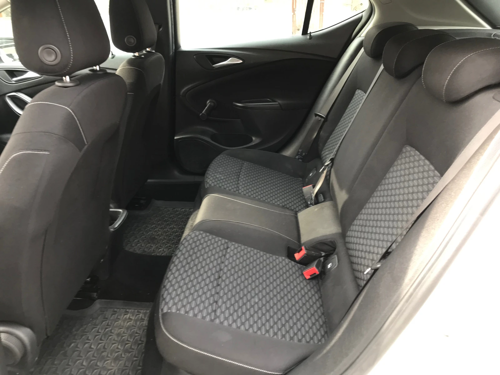 Opel Astra Евро 6, 105ks.150x.km., снимка 11 - Автомобили и джипове - 53572291