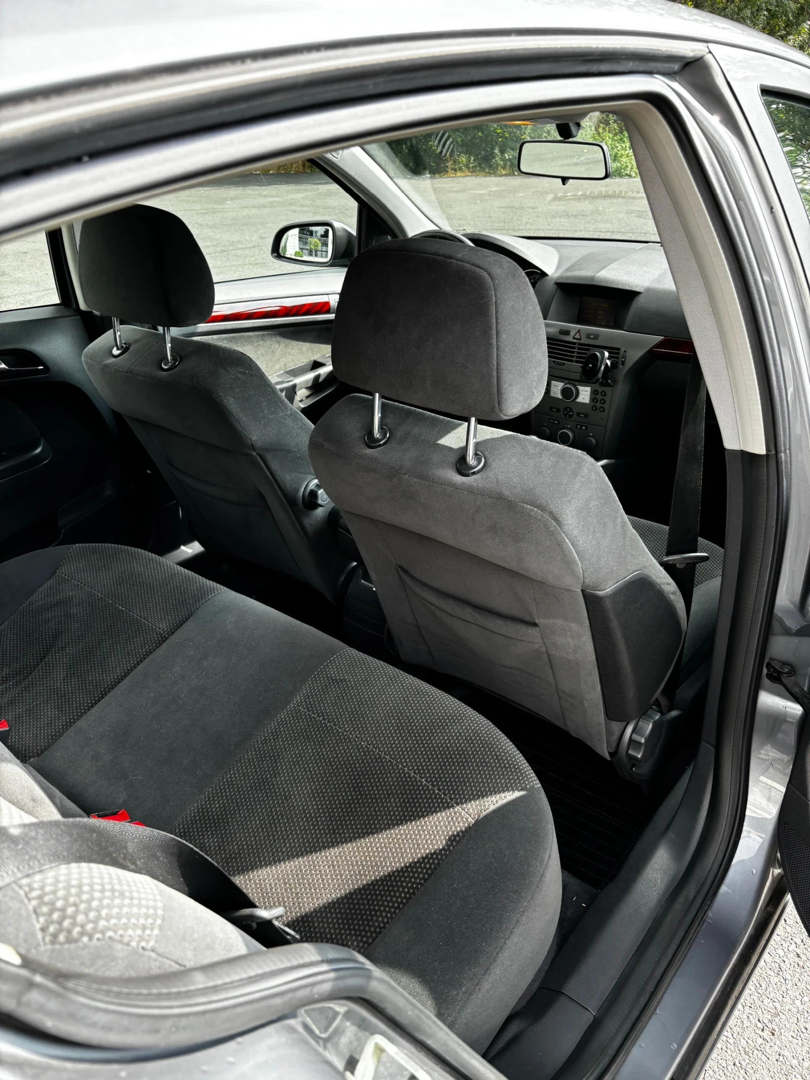 Opel Astra 1.6 Twinport , снимка 4 - Автомобили и джипове - 53658130