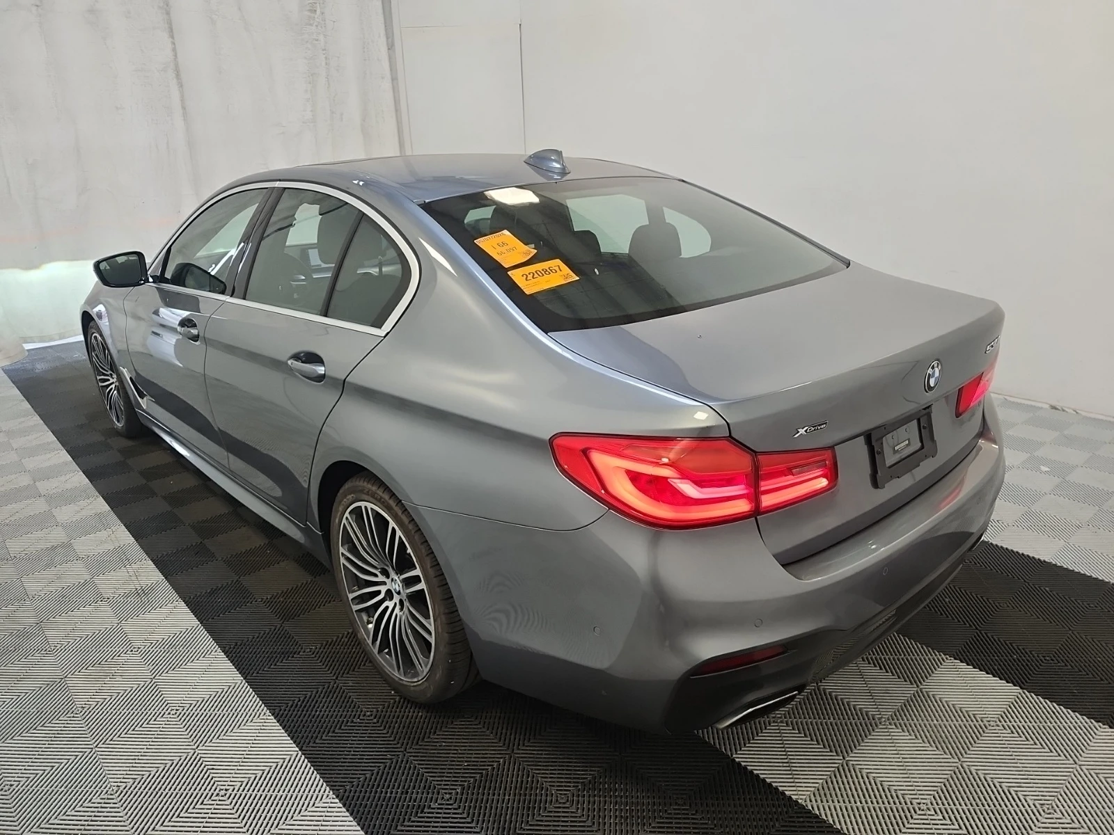 BMW 530 M ПАКЕТ * HEAD UP * SOFT CLOSE * CARFAX * , снимка 4 - Автомобили и джипове - 54545123