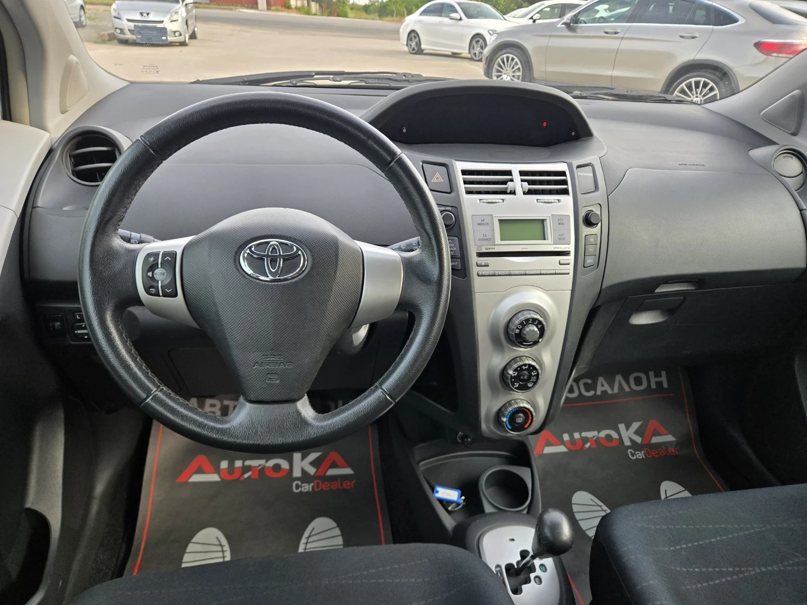 Toyota Yaris 1.3VVTI-87кс= АВТОМАТ= 5ВРАТИ= ОБСЛУЖЕНА, снимка 11 - Автомобили и джипове - 55204053