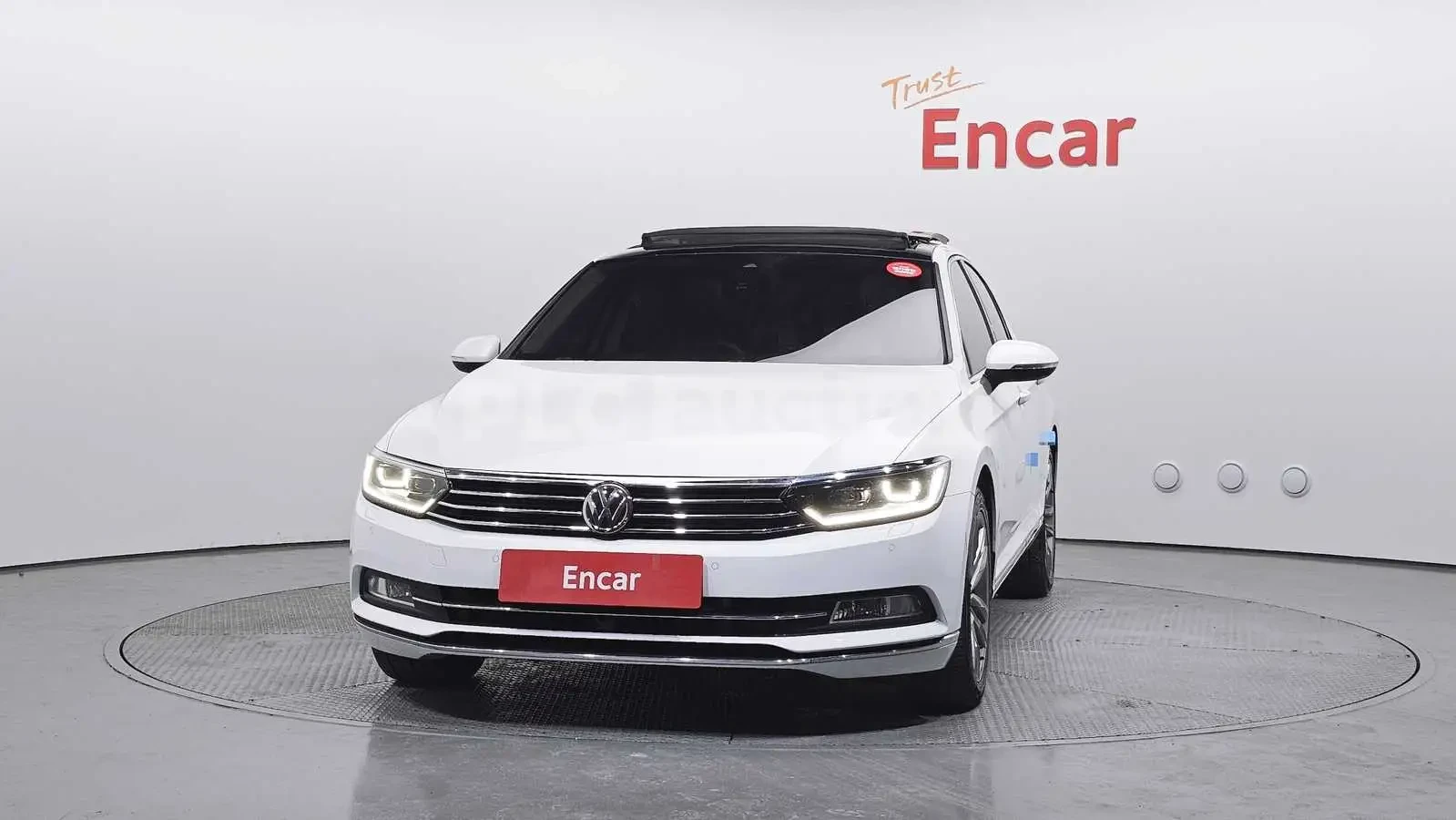 VW Passat 2.0TDI PRESTIGE! PANO/HEAD-UP/CAM, снимка 3 - Автомобили и джипове - 55225351