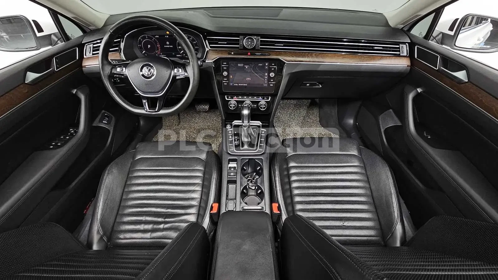 VW Passat 2.0TDI PRESTIGE! PANO/HEAD-UP/CAM, снимка 7 - Автомобили и джипове - 55225351