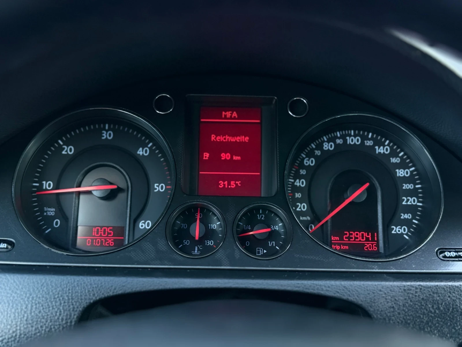 VW Passat 2.0TDi~140hp~8 КЛАПАНА~HIGH-LINE, снимка 17 - Автомобили и джипове - 55245674