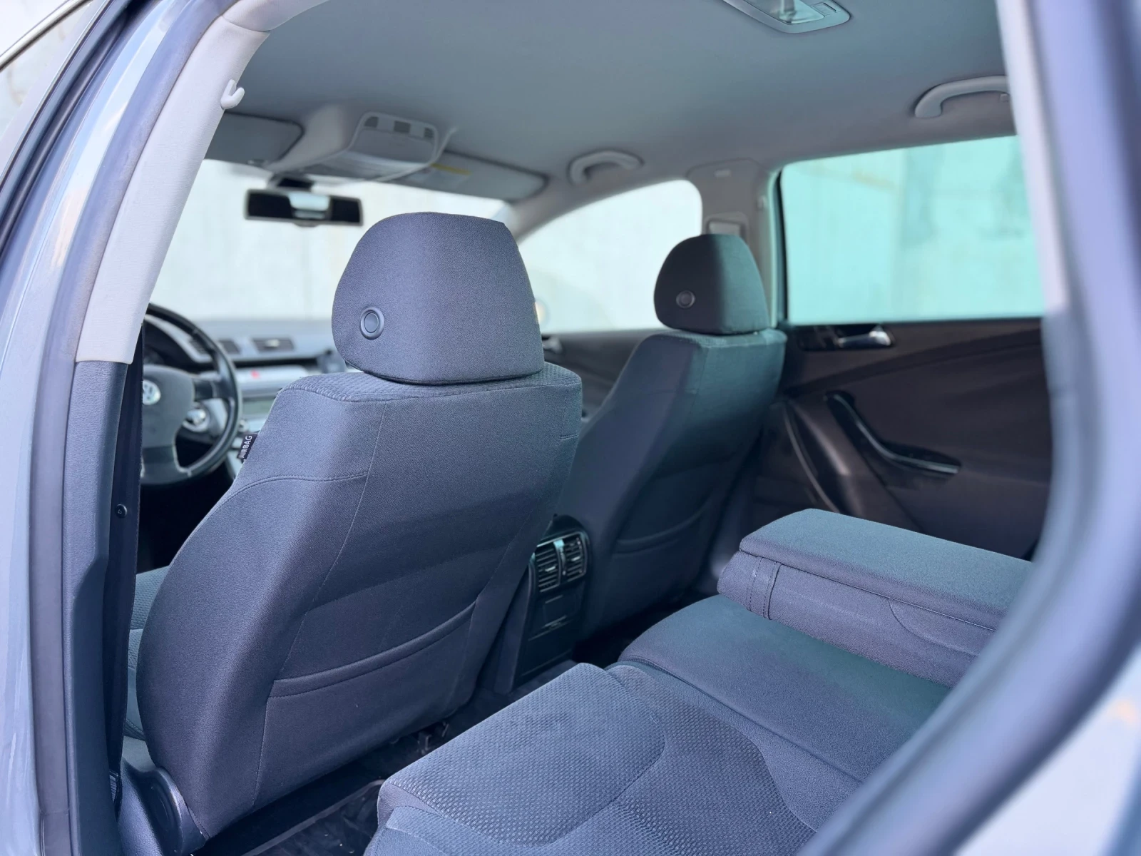 VW Passat 2.0TDi~140hp~8 КЛАПАНА~HIGH-LINE, снимка 14 - Автомобили и джипове - 55245674