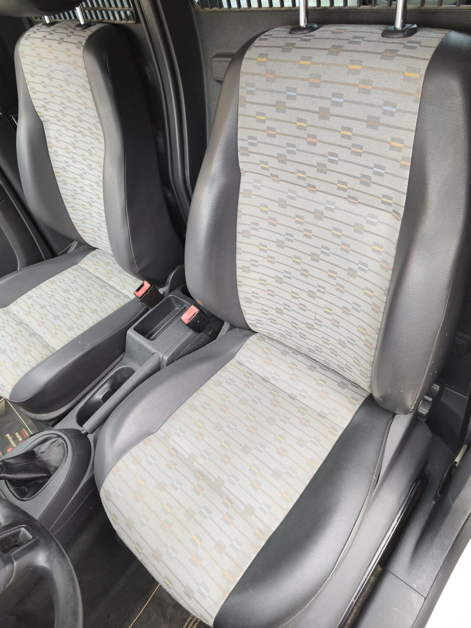 VW Caddy 1.6 TDI 105ks, снимка 15 - Автомобили и джипове - 55448748