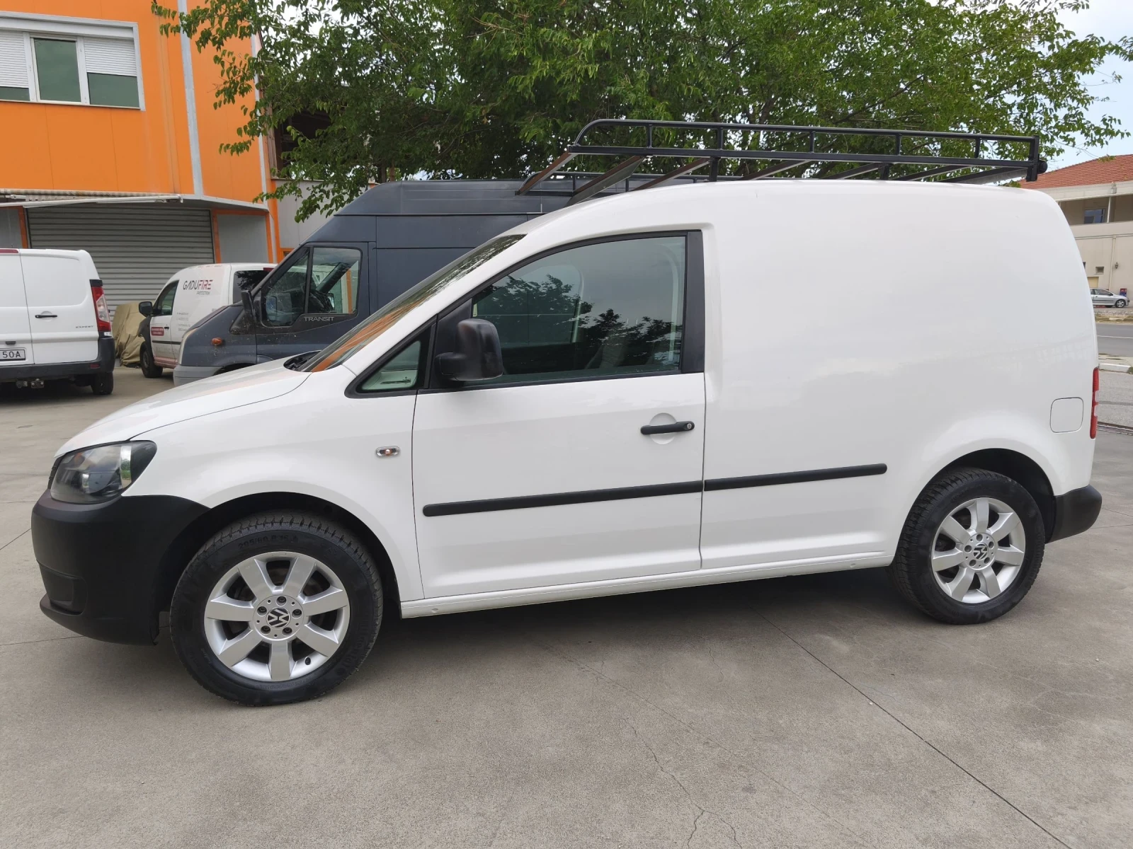 VW Caddy 1.6 TDI 105ks, снимка 4 - Автомобили и джипове - 55448748