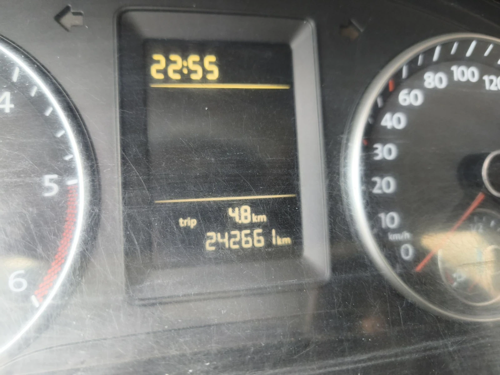 VW Caddy 1.6 TDI 105ks, снимка 14 - Автомобили и джипове - 55448748