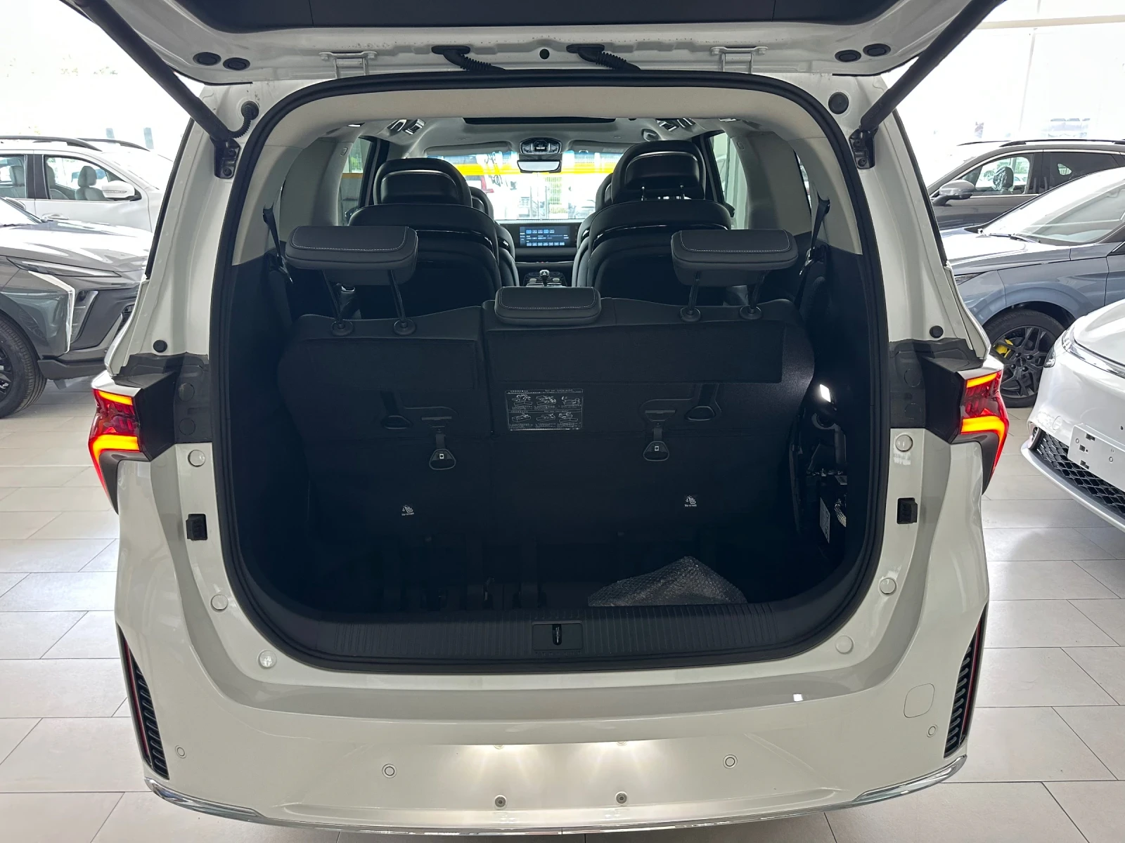 DONGFENG V9 PHEV* НАЛИЧЕН, снимка 7 - Автомобили и джипове - 55846741
