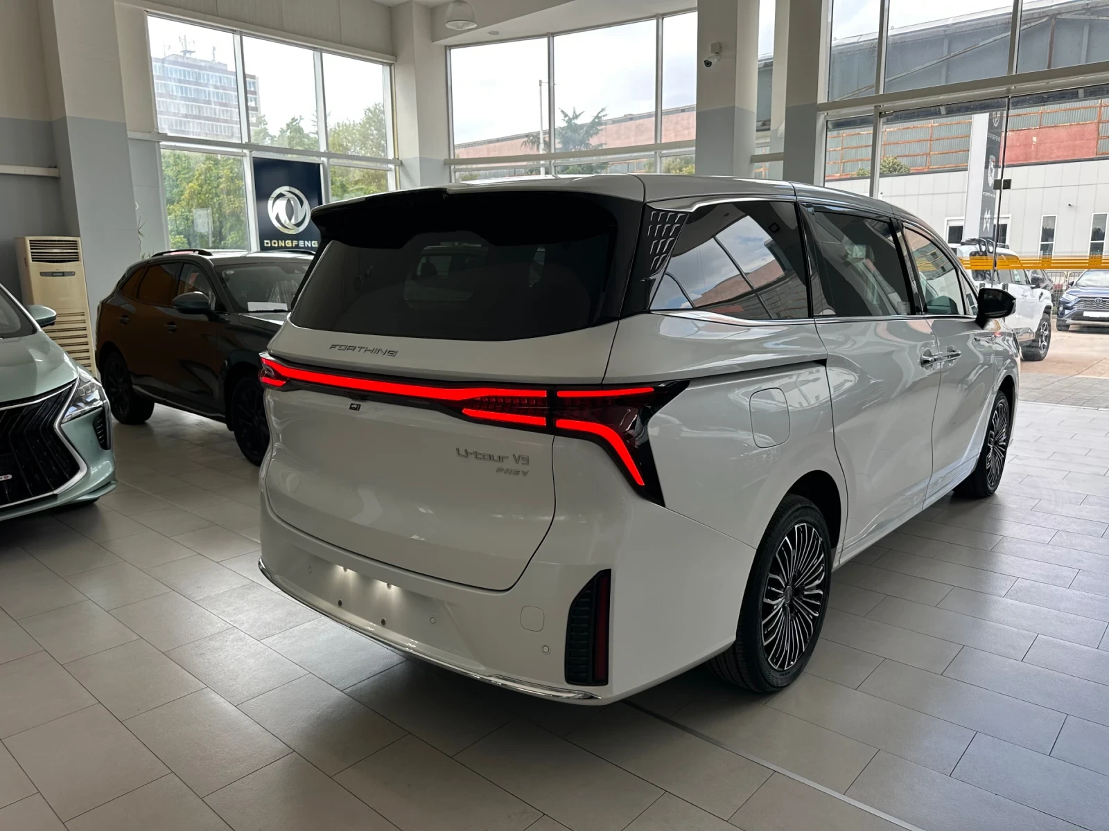 DONGFENG V9 PHEV* НАЛИЧЕН, снимка 6 - Автомобили и джипове - 55846741
