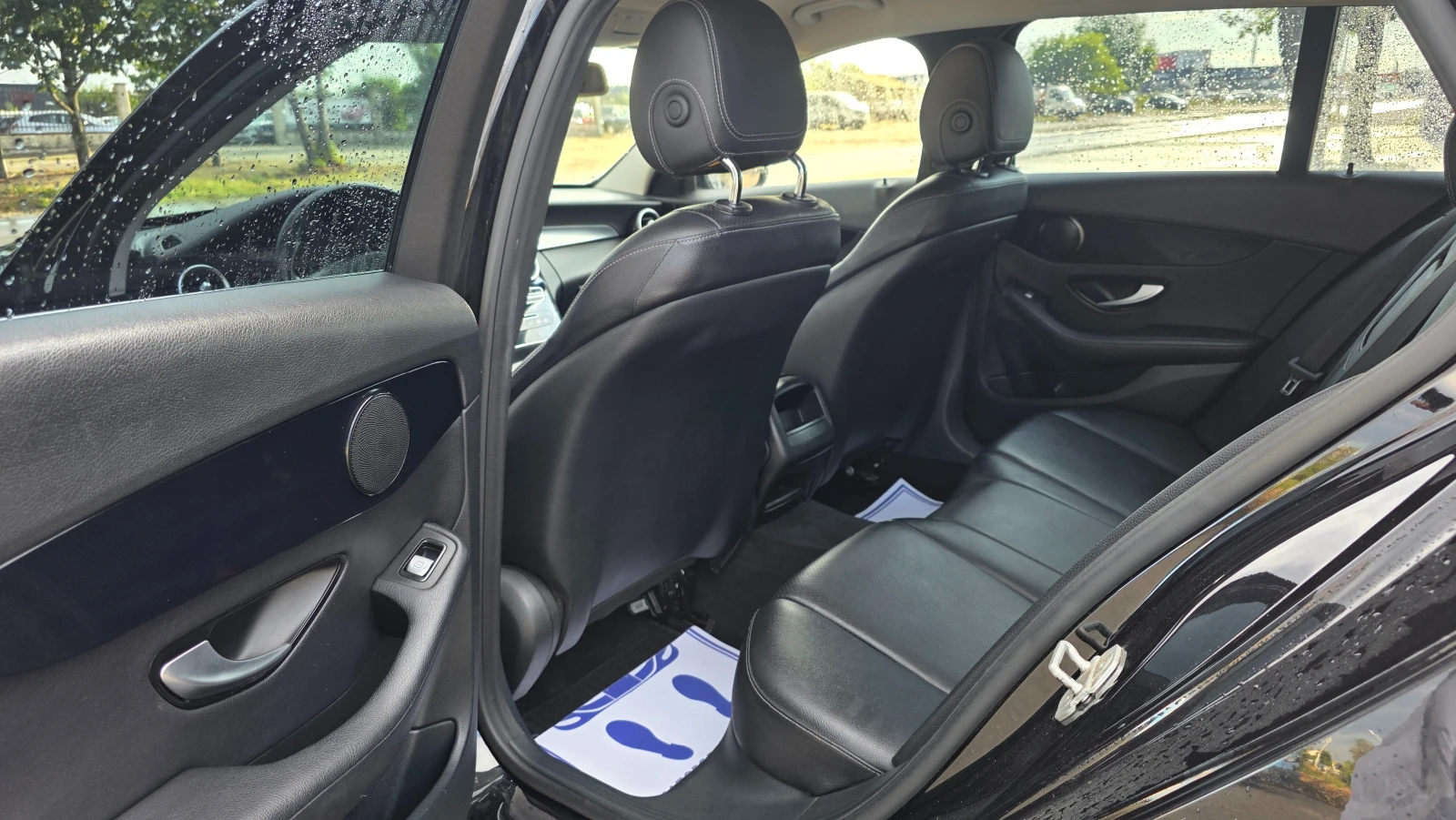 Mercedes-Benz C 200 КАТО НОВА, снимка 8 - Автомобили и джипове - 55982572