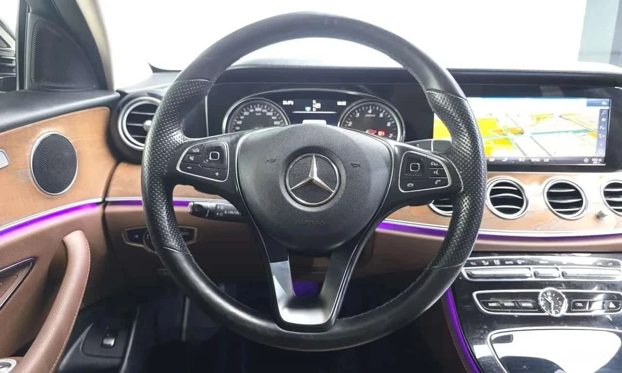 Mercedes-Benz E 300, снимка 13 - Автомобили и джипове - 56690236