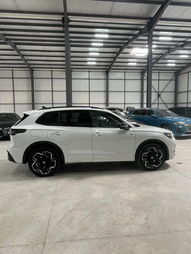 VW Tiguan 2.0TDI/R LINE/4M/harman/kardon/Обдух/Панор/ФУЛЛ!!, снимка 7 - Автомобили и джипове - 47157577